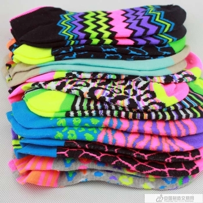 5毛襪子批發(fā)全攻略 廠家直銷庫存襪子，全棉滌棉混批一站購